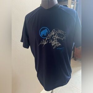 Mammut Men's Navy Blue Graphic T-Shirt size M